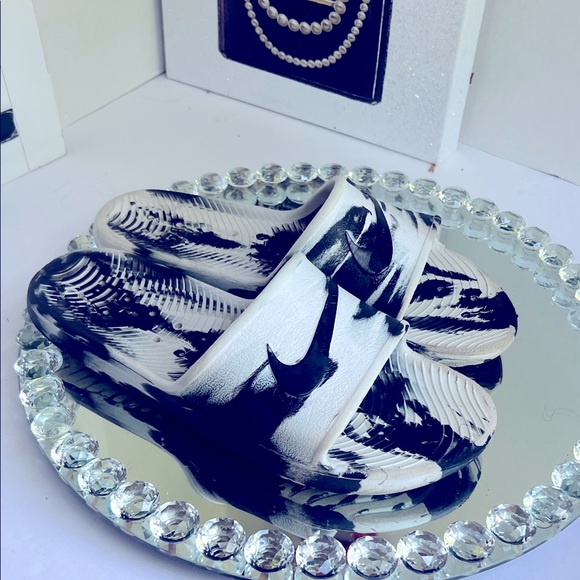 Nike Other - Nike Monochrome Patterned Slide Sandals
